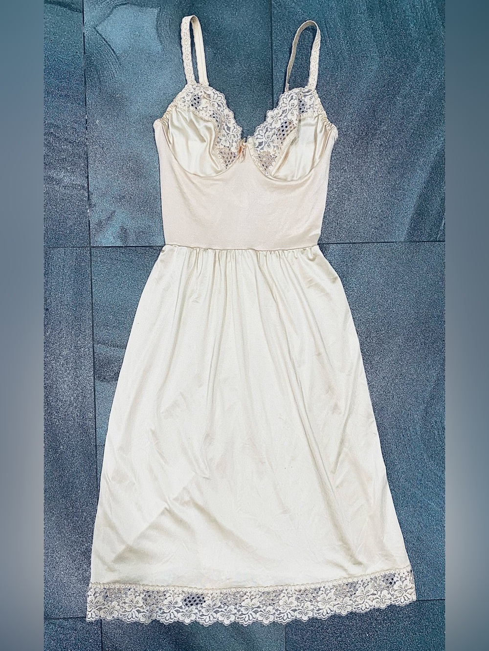 Vintage USA Made Cream Slip Floral Lace 34 C Size S